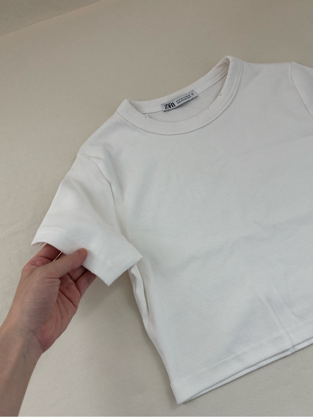 Zara Cropped Ribbed T-Shirt - Picture 3 of 7